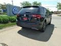 Deep Black Pearl - Tiguan S 4Motion Photo No. 2
