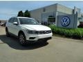 Pure White - Tiguan SE 4Motion Photo No. 1