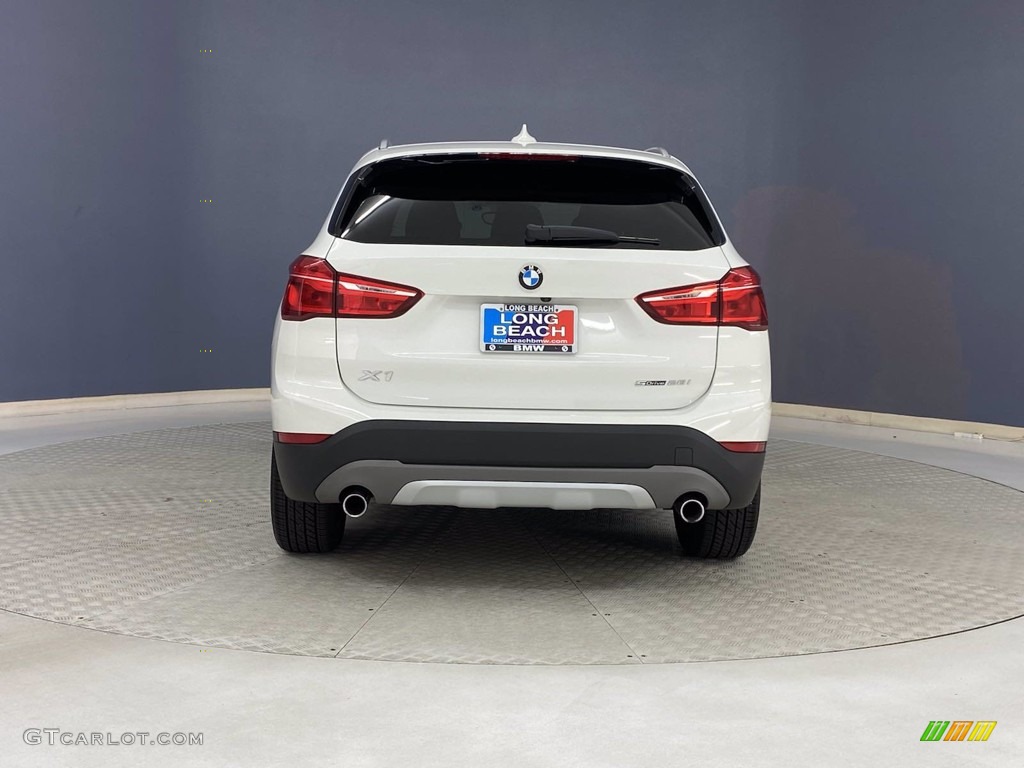 2018 X1 sDrive28i - Alpine White / Black photo #4
