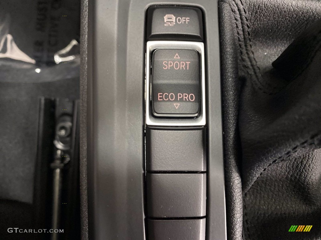 2018 X1 sDrive28i - Alpine White / Black photo #28