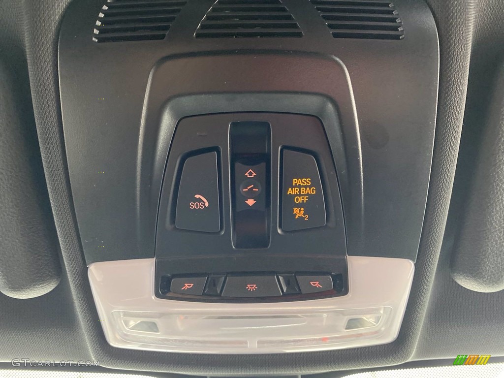 2018 X1 sDrive28i - Alpine White / Black photo #30