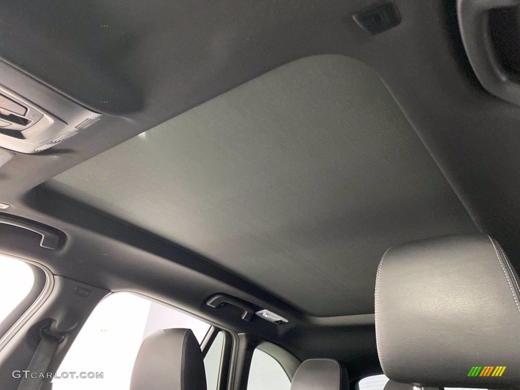 2018 X1 sDrive28i - Alpine White / Black photo #31