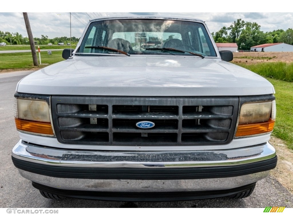 1997 F350 XL Crew Cab - Oxford White / Royal Blue photo #9