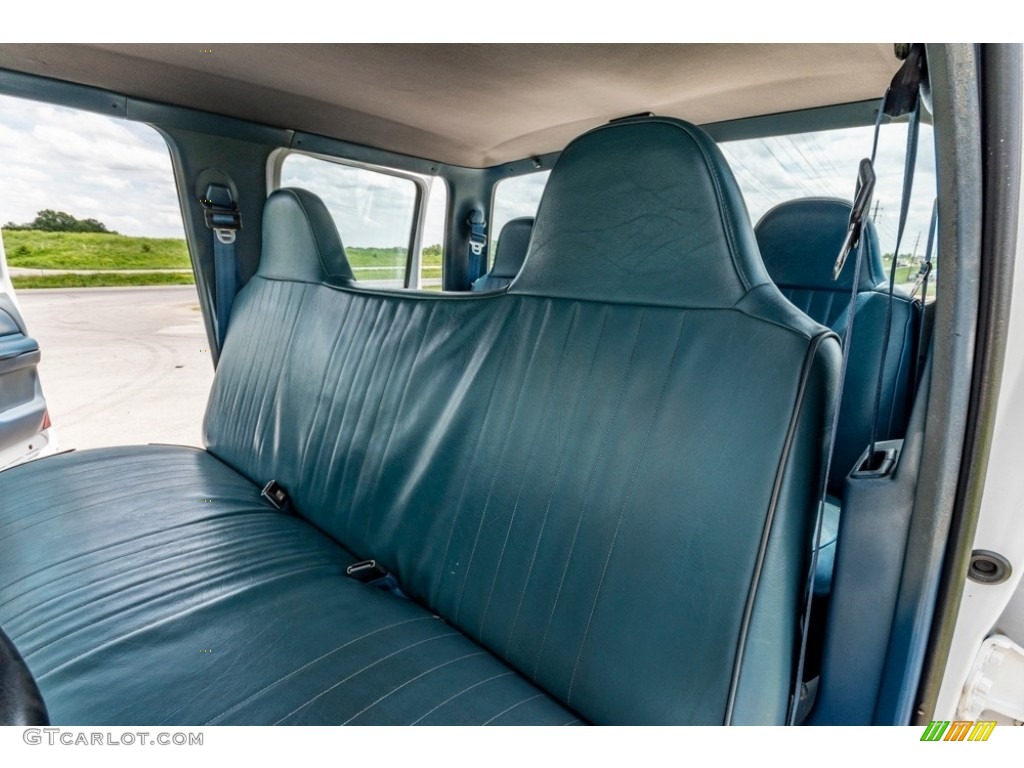1997 F350 XL Crew Cab - Oxford White / Royal Blue photo #18