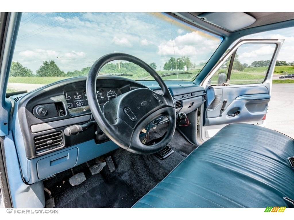 1997 F350 XL Crew Cab - Oxford White / Royal Blue photo #20