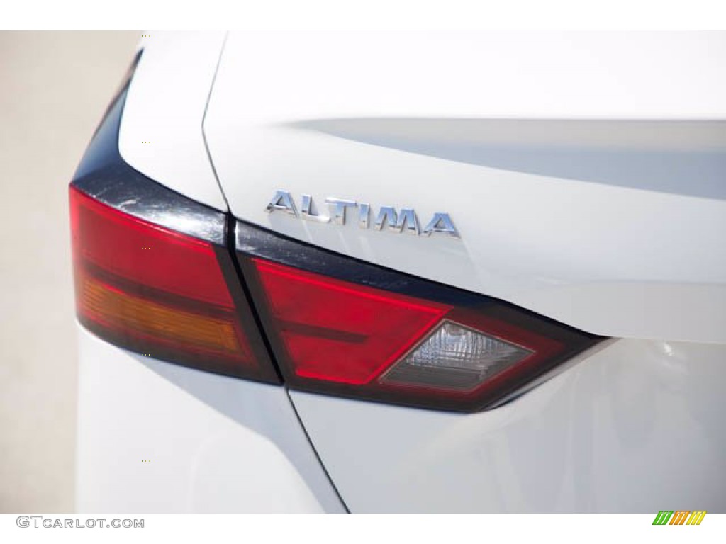 2020 Altima SR - Glacier White / Charcoal photo #10