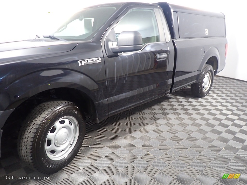 2016 F150 XL Regular Cab 4x4 - Shadow Black / Medium Earth Gray photo #10