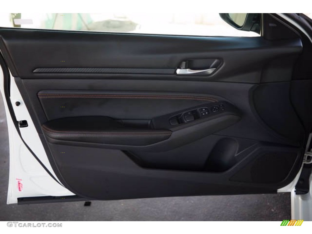 2020 Altima SR - Glacier White / Charcoal photo #27