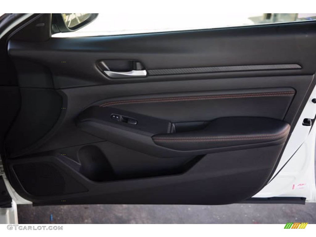 2020 Altima SR - Glacier White / Charcoal photo #31