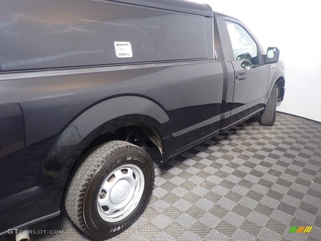 2016 F150 XL Regular Cab 4x4 - Shadow Black / Medium Earth Gray photo #18