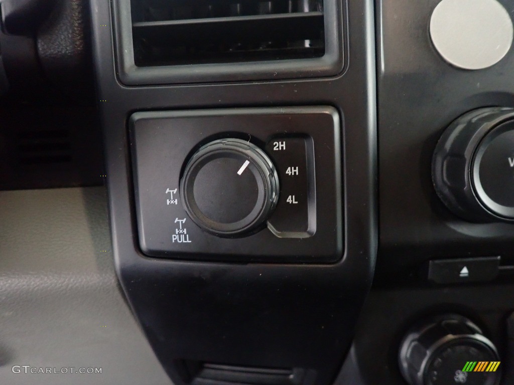 2016 F150 XL Regular Cab 4x4 - Shadow Black / Medium Earth Gray photo #30