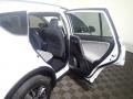 Super White - RAV4 XLE Photo No. 37