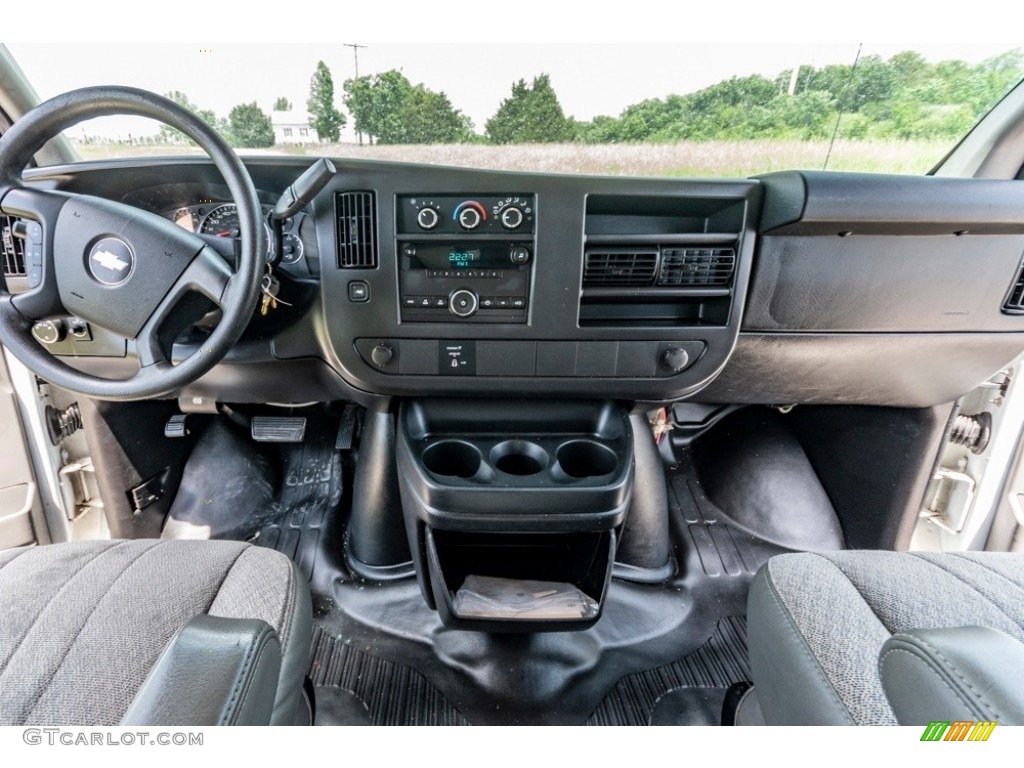 2012 Chevrolet Express Cutaway 3500 Commercial Utility Truck Dashboard Photos