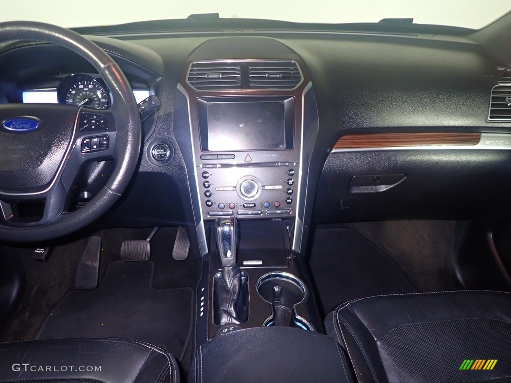 2016 Explorer Limited 4WD - Shadow Black / Ebony Black photo #29