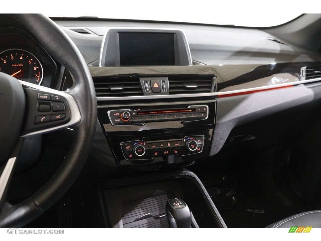 2018 X1 xDrive28i - Jet Black / Black photo #9