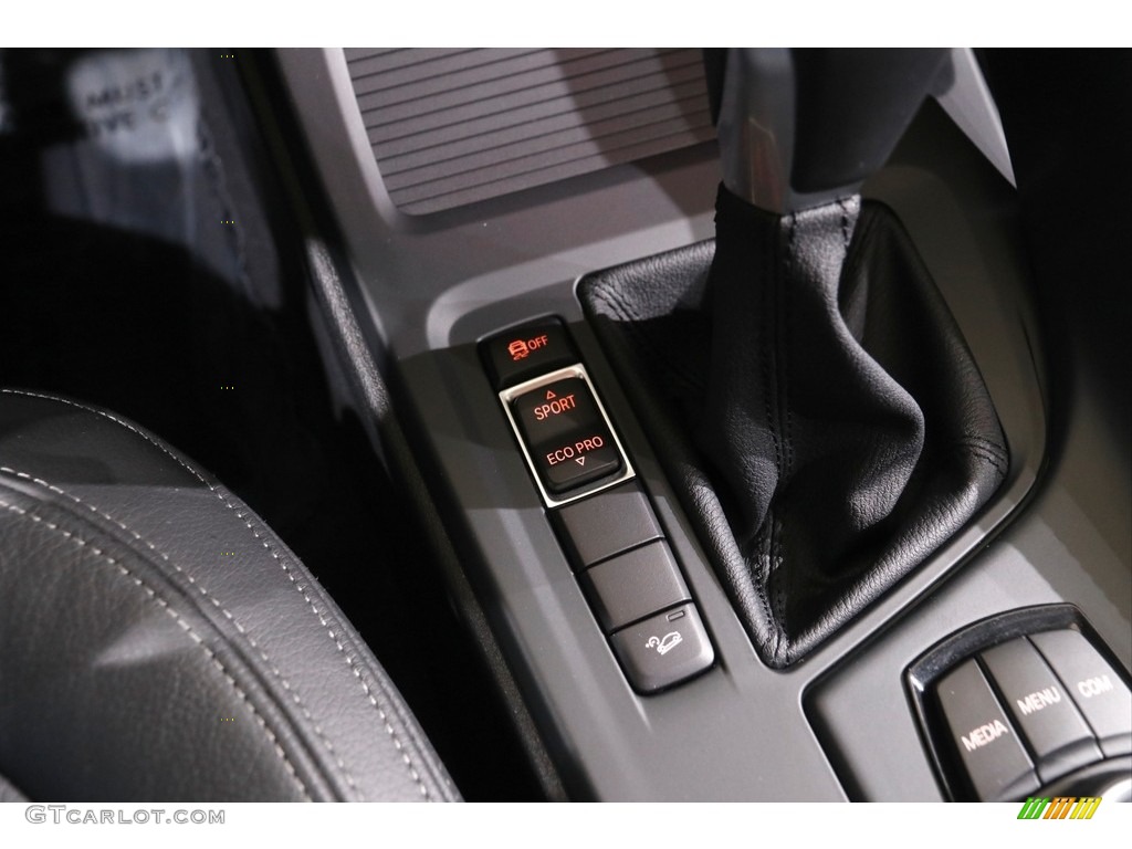 2018 X1 xDrive28i - Jet Black / Black photo #16