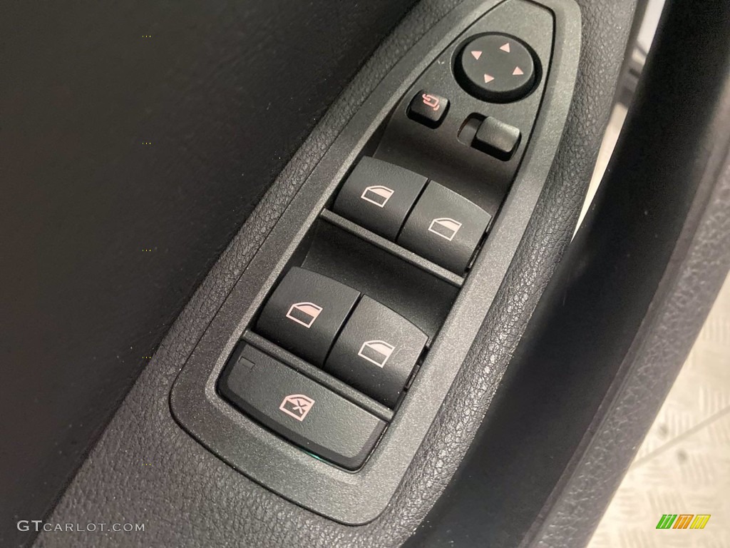 2018 X2 sDrive28i - Mineral Grey Metallic / Black photo #14