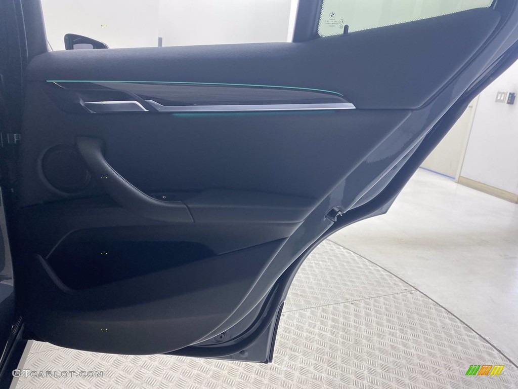 2018 X2 sDrive28i - Mineral Grey Metallic / Black photo #35