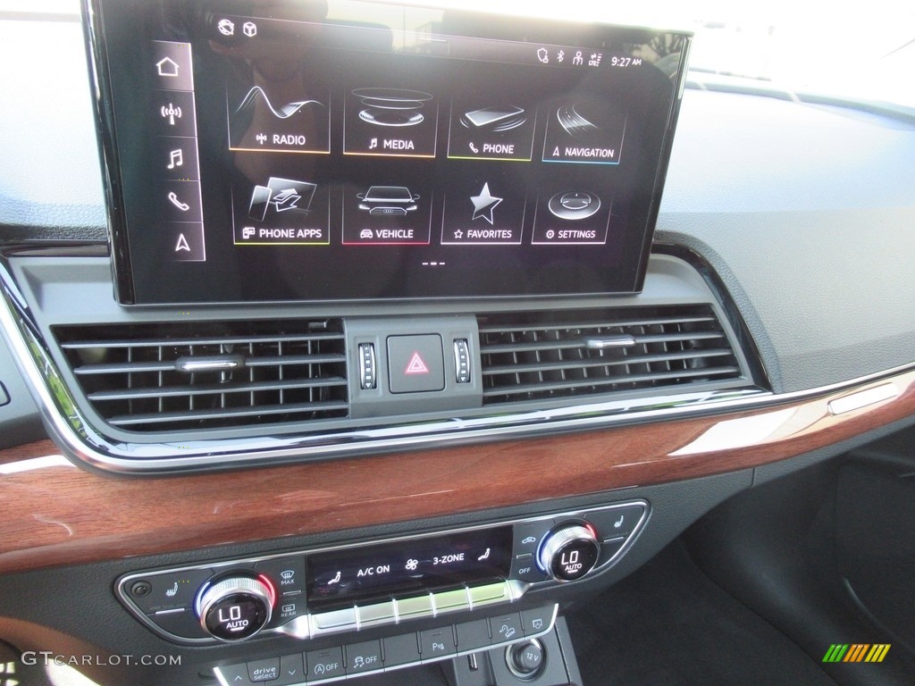 2021 Audi Q5 Premium quattro Controls Photos