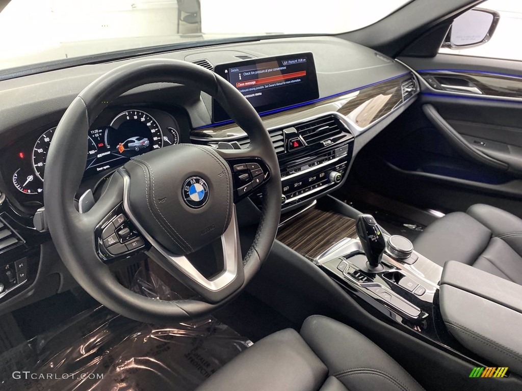 2018 5 Series 530e iPerfomance Sedan - Dark Graphite Metallic / Black photo #16