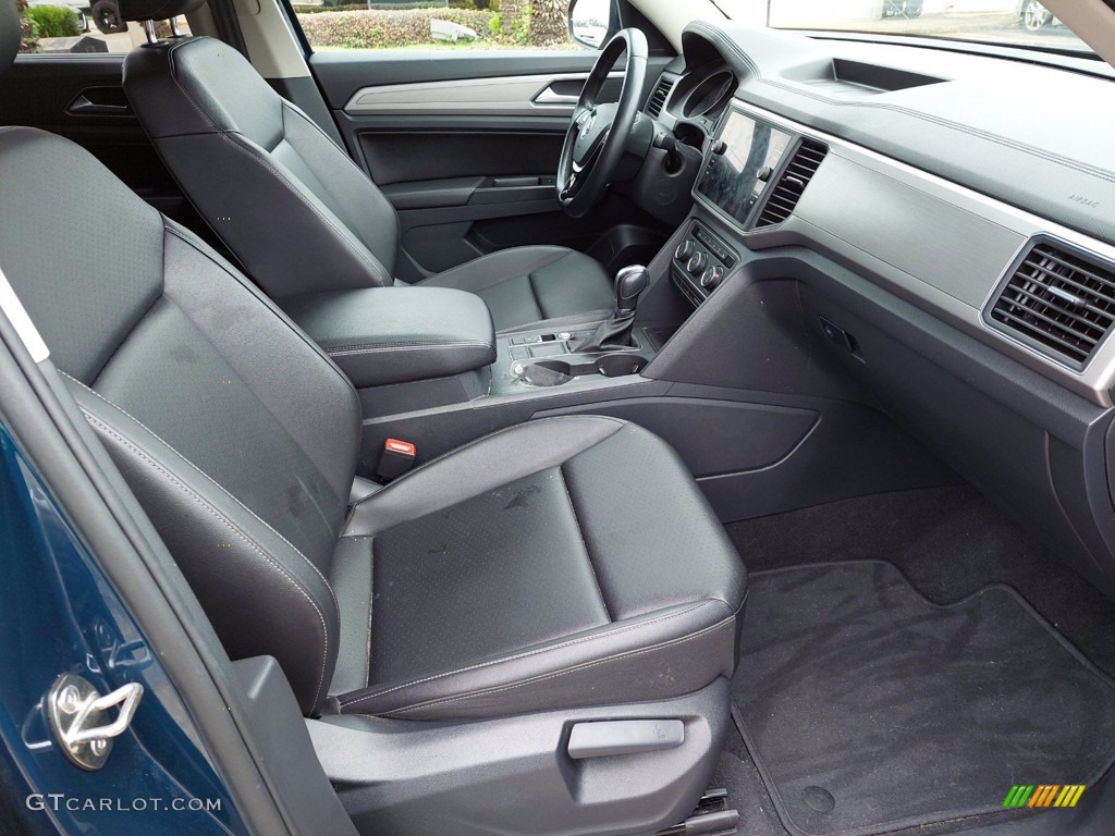 2018 Volkswagen Atlas SE Front Seat Photo #142105088