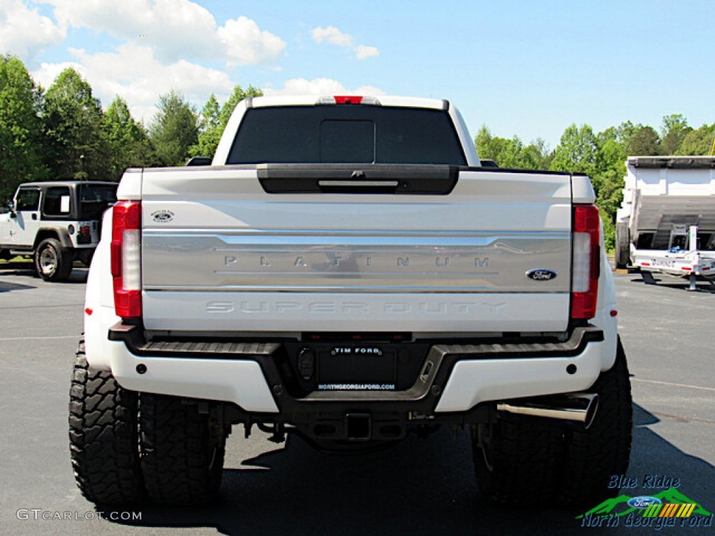 2017 F450 Super Duty Platinum Crew Cab 4x4 - White Platinum / Black/Brunello photo #4
