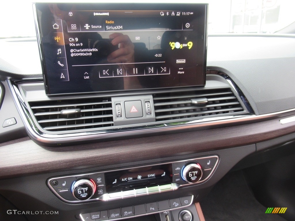 2021 Audi Q5 Premium Plus quattro Controls Photos