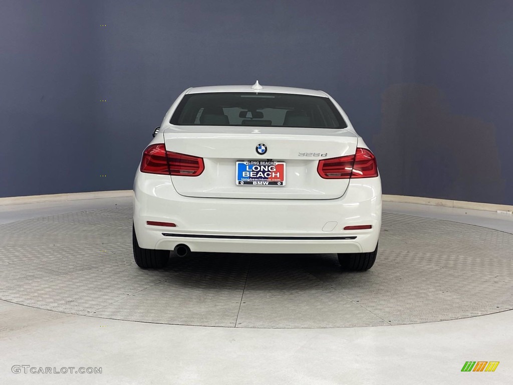 2018 3 Series 328d xDrive Sedan - Alpine White / Black photo #4