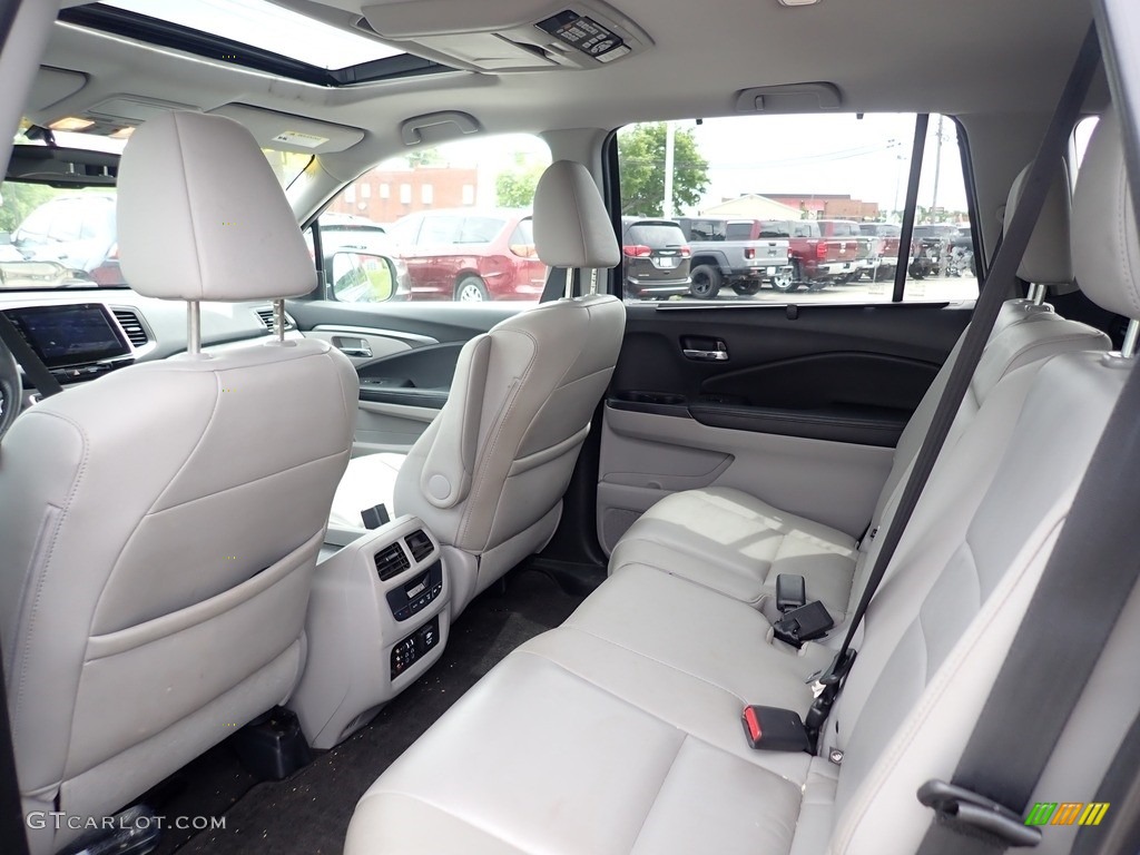 Gray Interior 2017 Honda Pilot EX-L AWD Photo #142118573