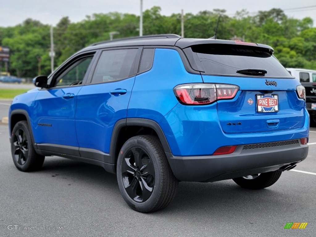 2021 Compass Latitude 4x4 - Laser Blue Pearl / Black photo #4