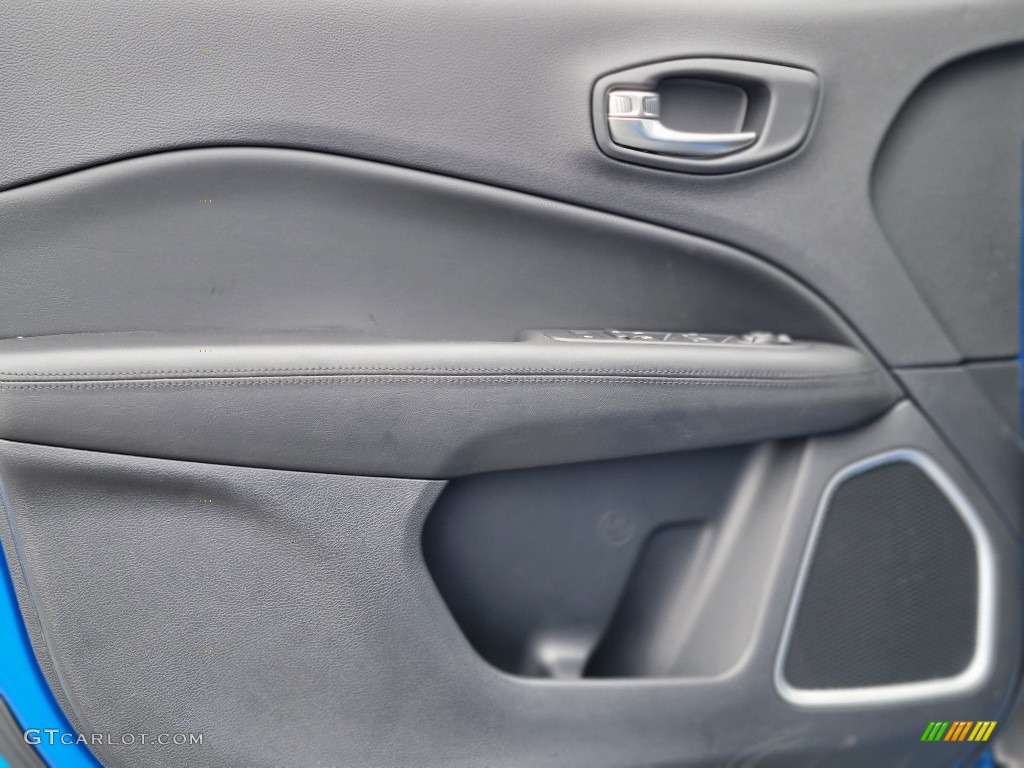 2021 Compass Latitude 4x4 - Laser Blue Pearl / Black photo #8