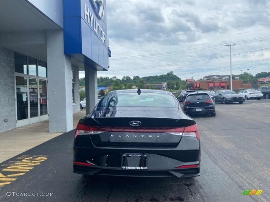 2021 Elantra SEL - Phantom Black / Black photo #3
