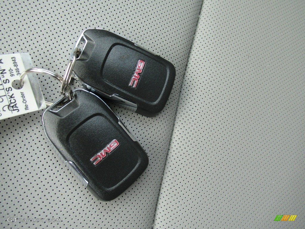 2017 GMC Acadia SLT Keys Photo #142124562