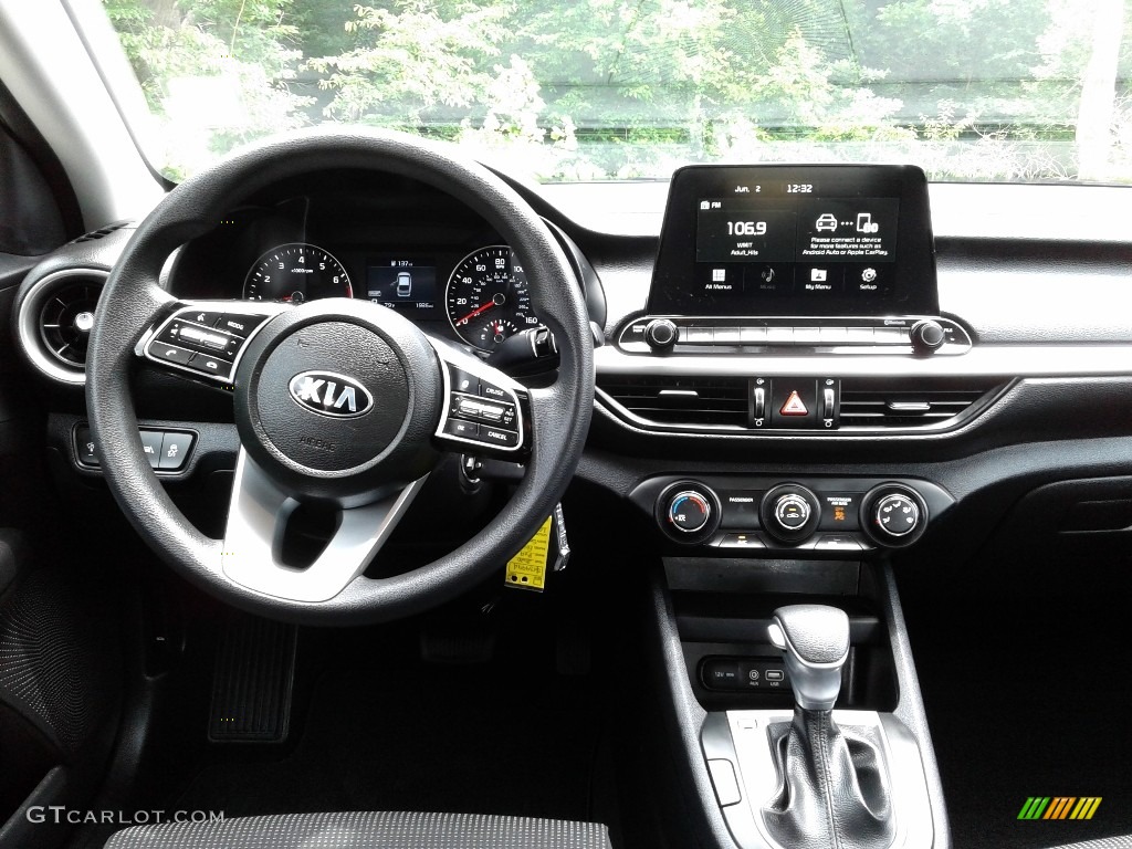 2020 Kia Forte LXS Dashboard Photos