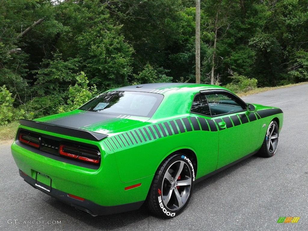 2017 Challenger R/T Shaker - Green Go / Black photo #7