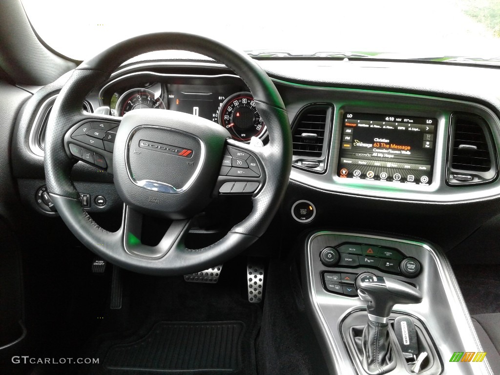 2017 Challenger R/T Shaker - Green Go / Black photo #17