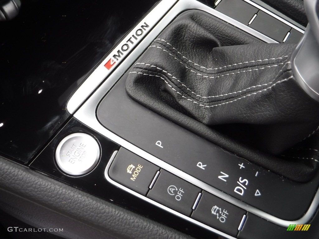 2019 Volkswagen Golf R 4Motion W/DCC. NAV. Controls Photo #142127781