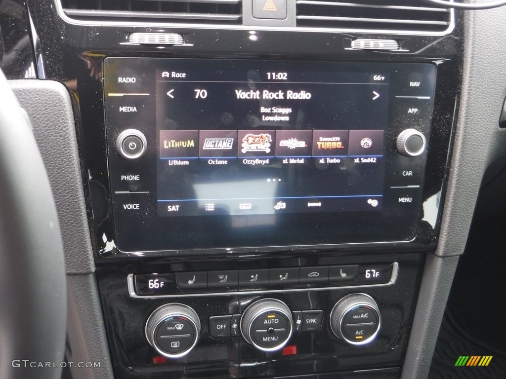 2019 Volkswagen Golf R 4Motion W/DCC. NAV. Controls Photo #142127799