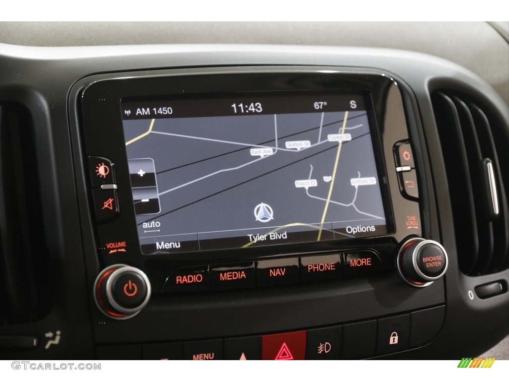 2014 Fiat 500L Trekking Navigation Photos