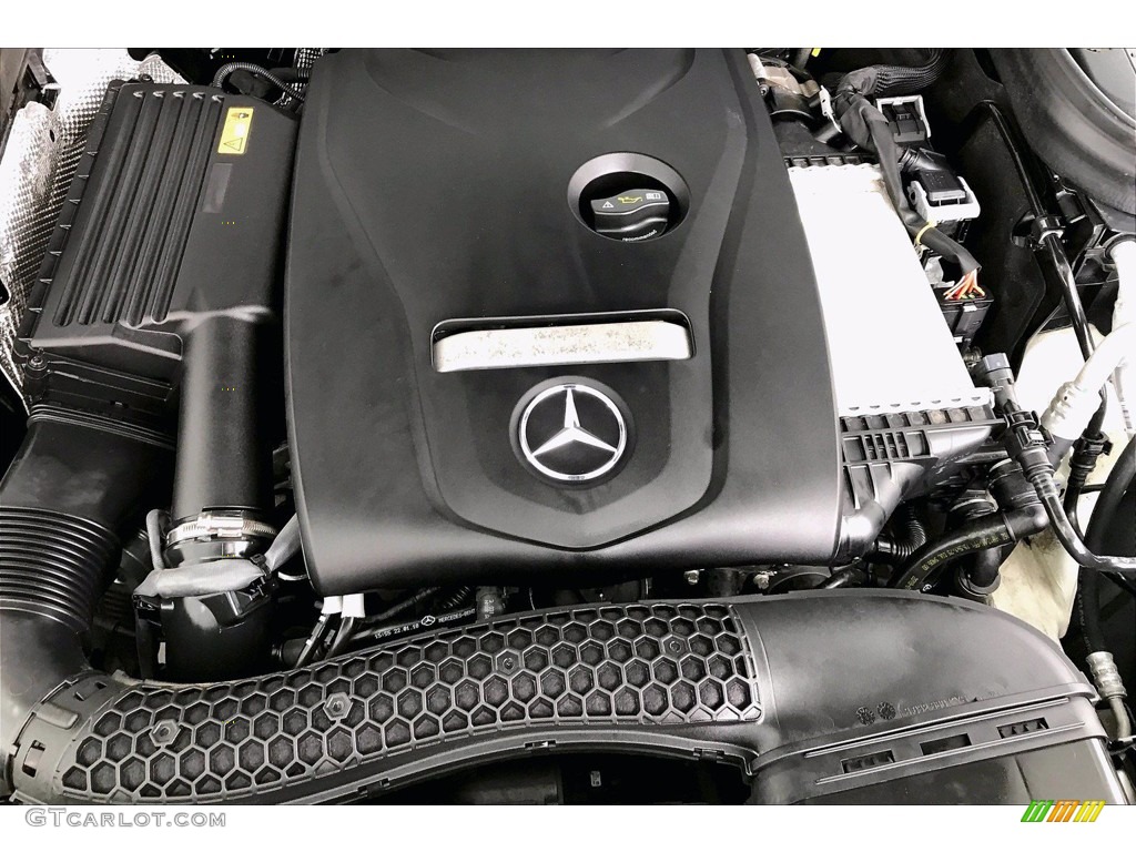 2018 Mercedes-Benz GLC 300 Engine Photos