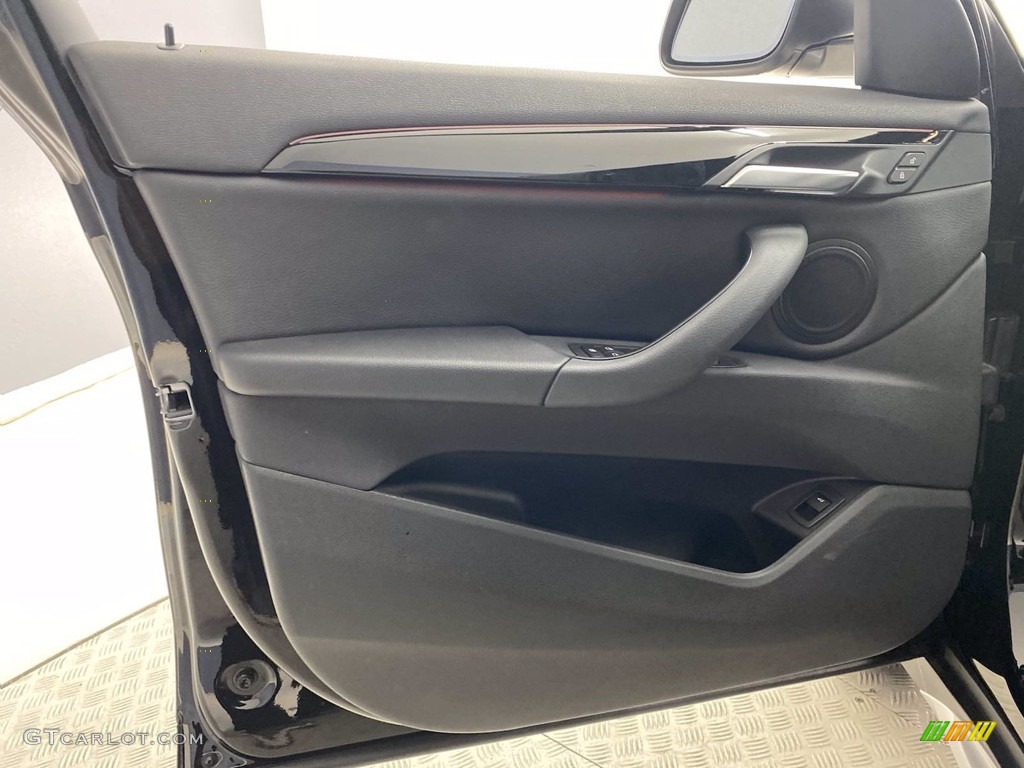 2018 X1 xDrive28i - Jet Black / Black photo #13