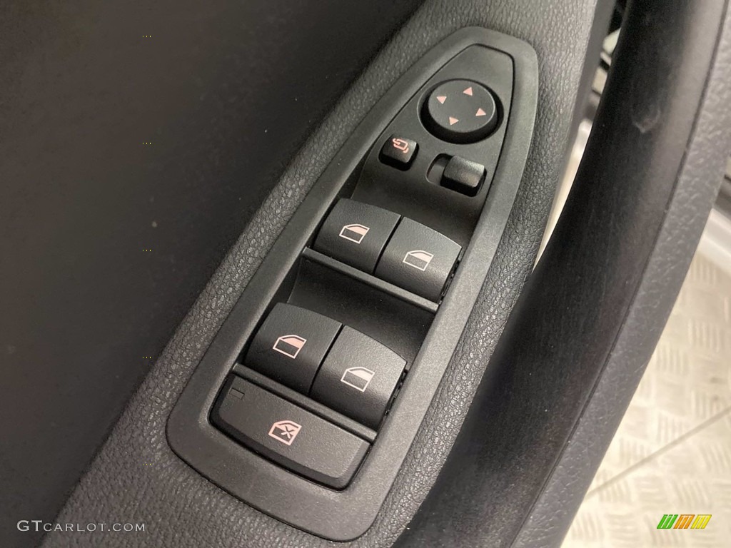 2018 X1 xDrive28i - Jet Black / Black photo #14