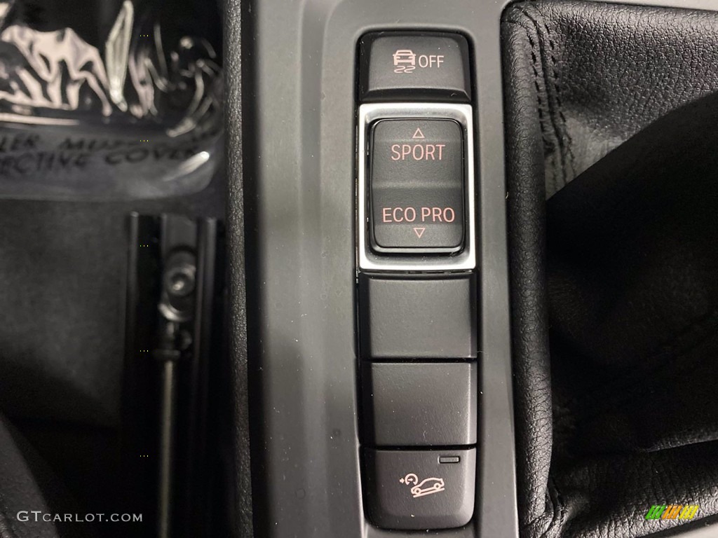 2018 X1 xDrive28i - Jet Black / Black photo #28