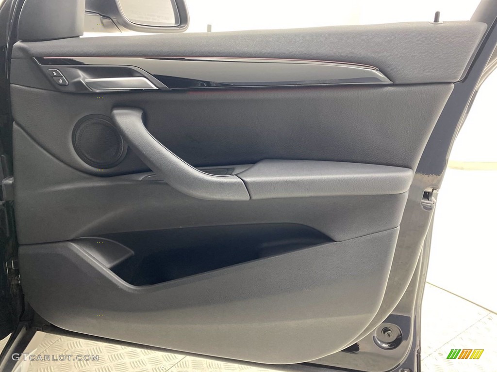 2018 X1 xDrive28i - Jet Black / Black photo #32