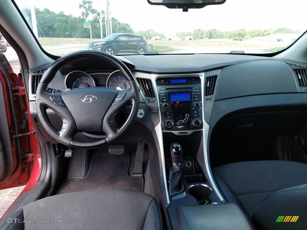 2012 Sonata SE - Sparkling Ruby Red / Black photo #5
