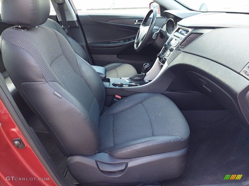 2012 Sonata SE - Sparkling Ruby Red / Black photo #23