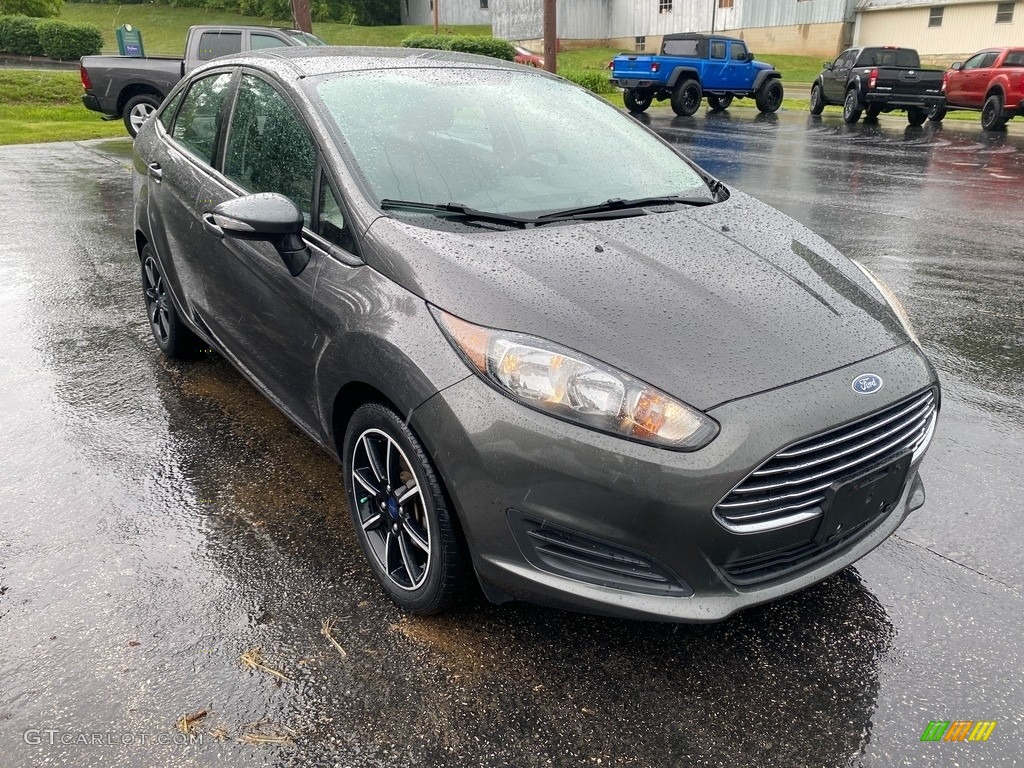 2015 Fiesta SE Sedan - Magnetic Metallic / Charcoal Black photo #4