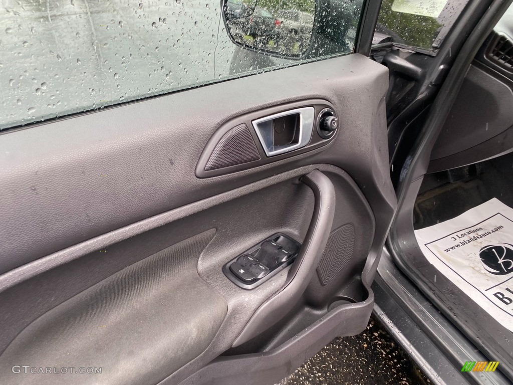 2015 Fiesta SE Sedan - Magnetic Metallic / Charcoal Black photo #12
