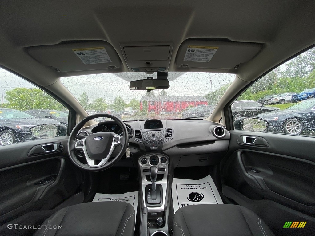 2015 Fiesta SE Sedan - Magnetic Metallic / Charcoal Black photo #14