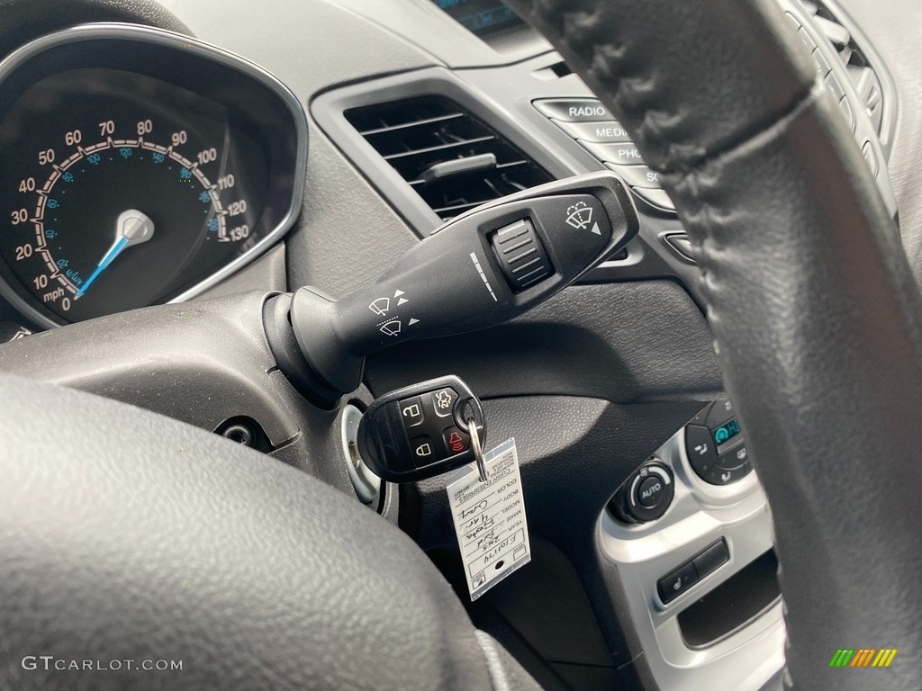 2015 Fiesta SE Sedan - Magnetic Metallic / Charcoal Black photo #20